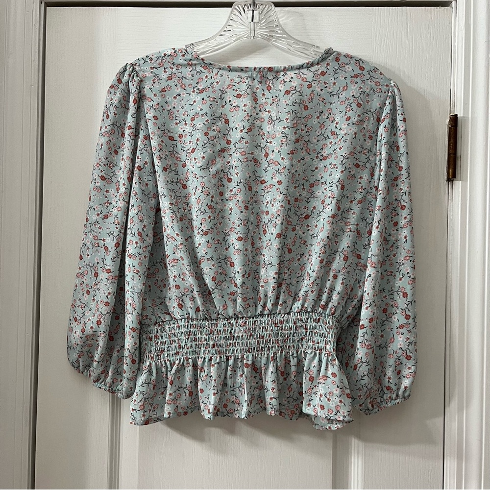 Floral Smocked Waist Blouse/Medium - Picture 2 of 5